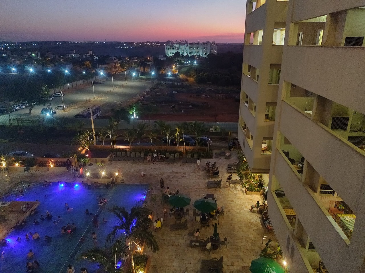 Hot Beach Suites Olimpia - Resort com piscinas e área de lazer